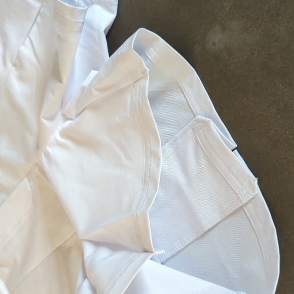 NWT Nivo white pleated short - Picture 2 of 5